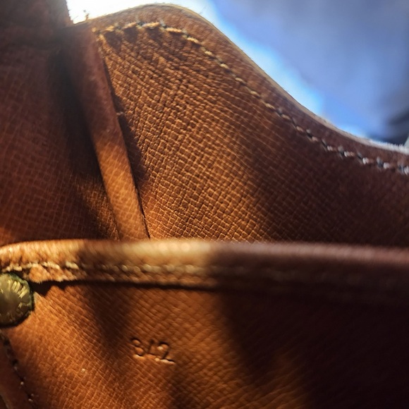 Cartouchiere LV bag - Picture 9 of 13